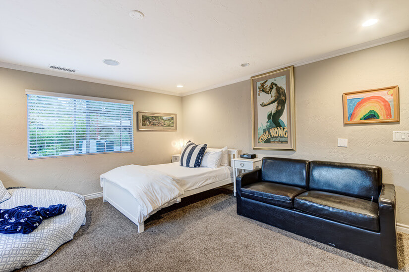 Bed 3 -Queen bed, sofa couch, King day bed, XXL futon