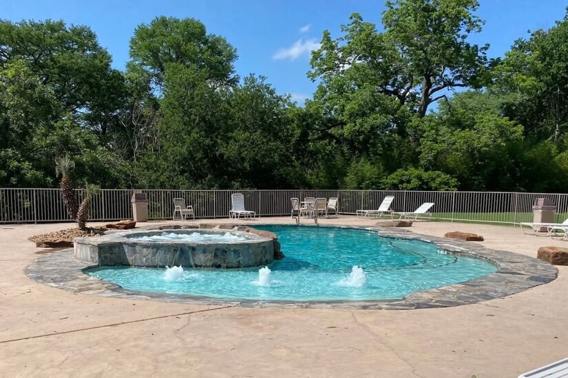 Fully Furnished 2bdr/2bth! Pools/HotTubs