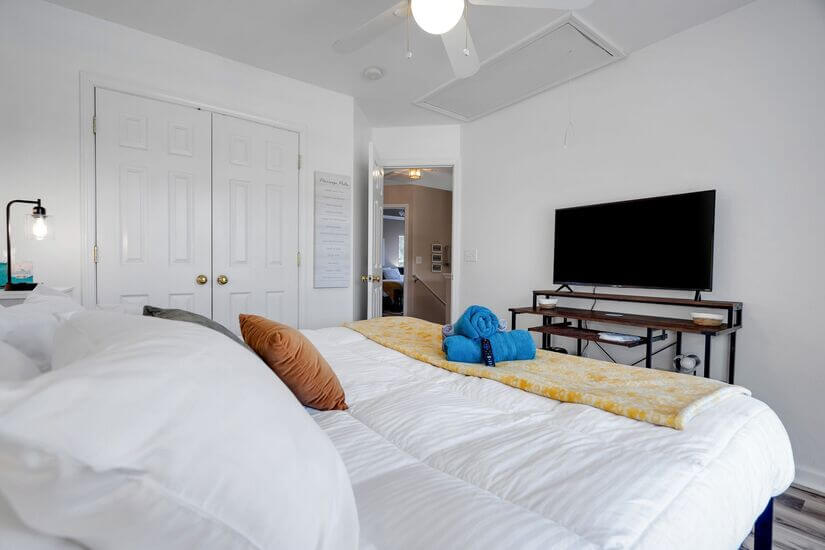 5 Bedroom Home Fence Hot Tub Park Arcade