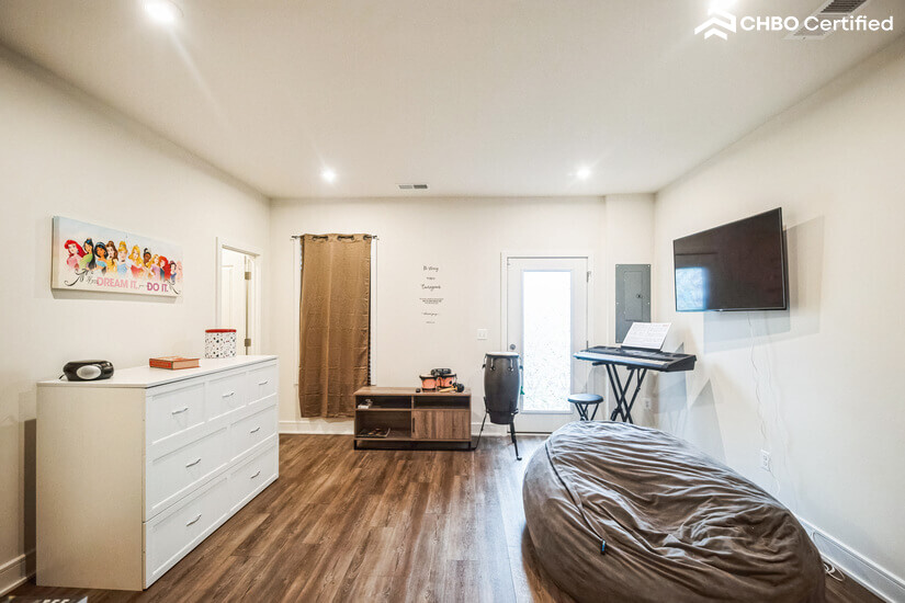 First Floor Multi-generational studio with private entrance