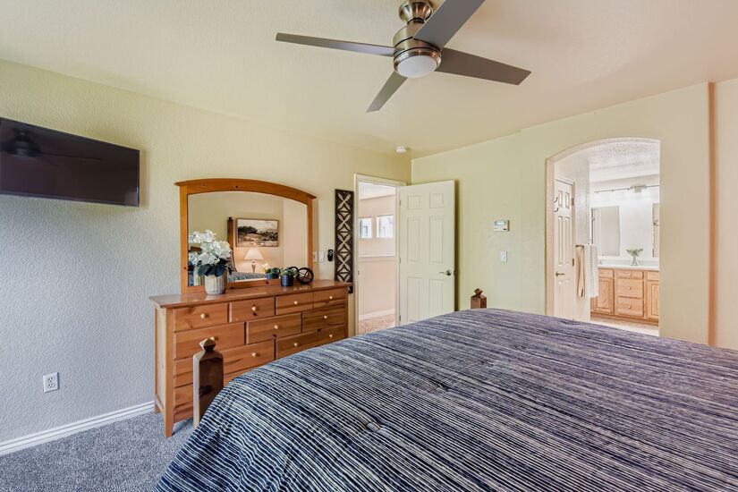 Spacious Primary Suite