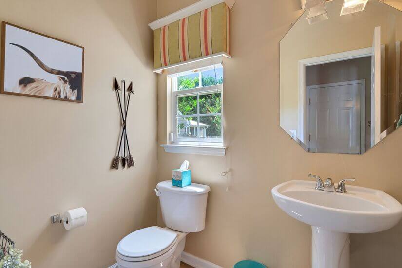 5 Bedroom Home Fence Hot Tub Park Arcade