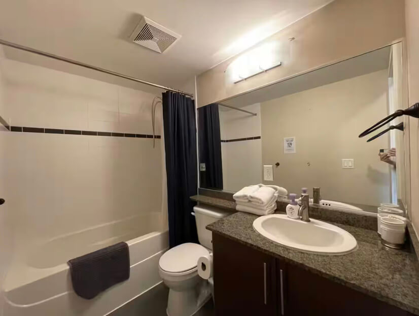 Luxury Cityview Euro-Modern Condo