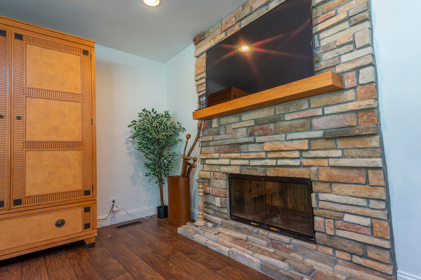 Enjoy the ROKU TV with your own streaming subscriptions.