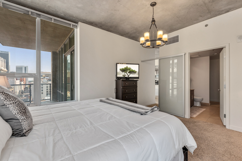 Downtown Denver 2 bedroom at the Spire