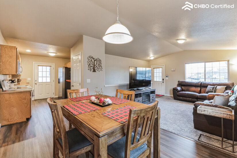 Fully Furnished Cheyenne WY 3bd 2ba 2car