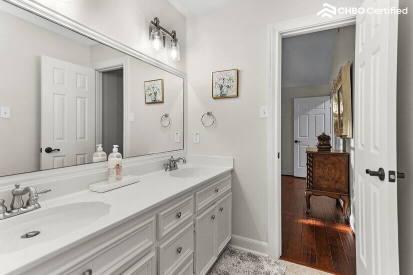 Executive Rental Home with Pool 