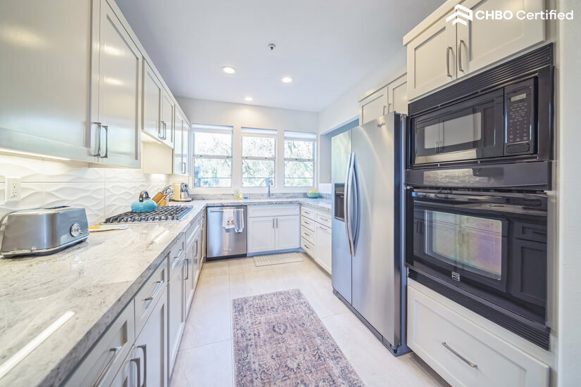 Cozy Condo Located Near the Beach