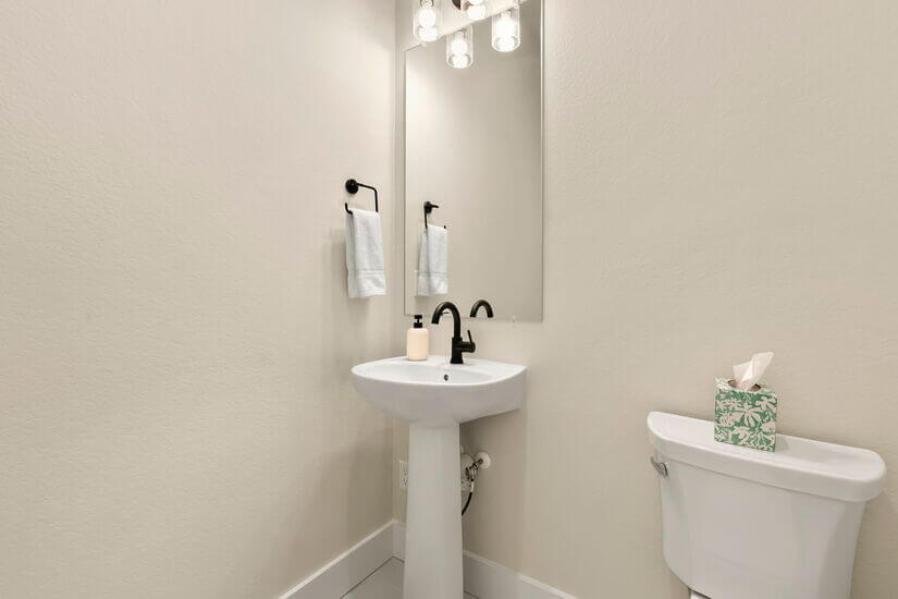 4 Bedroom 4 Bath House Office in Sonders