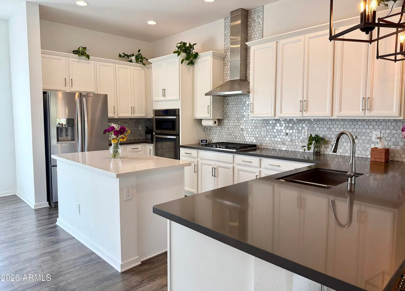 Chef’s kitchen with island