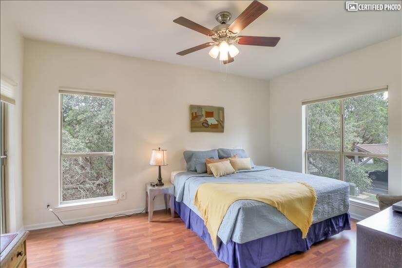 Master bedroom with great King bed and high q