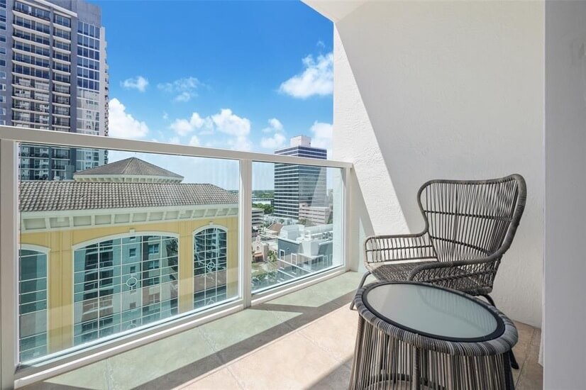 Renovated Las Olas Condo Full Service