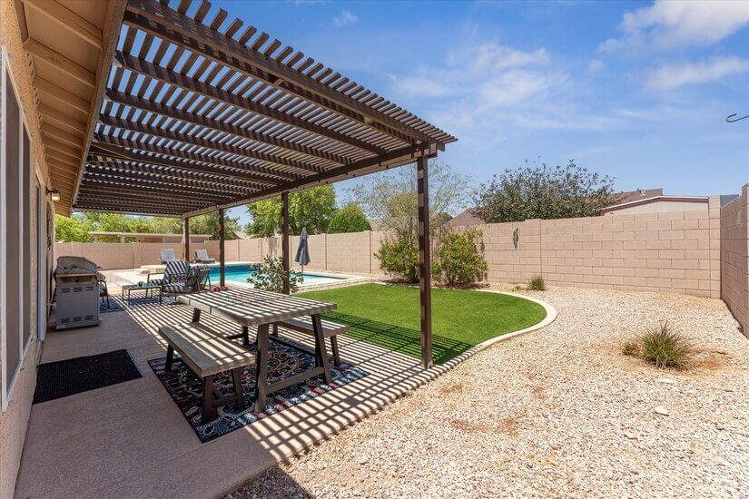 Modern & Cozy 4/2 With Salt Pool STV QC