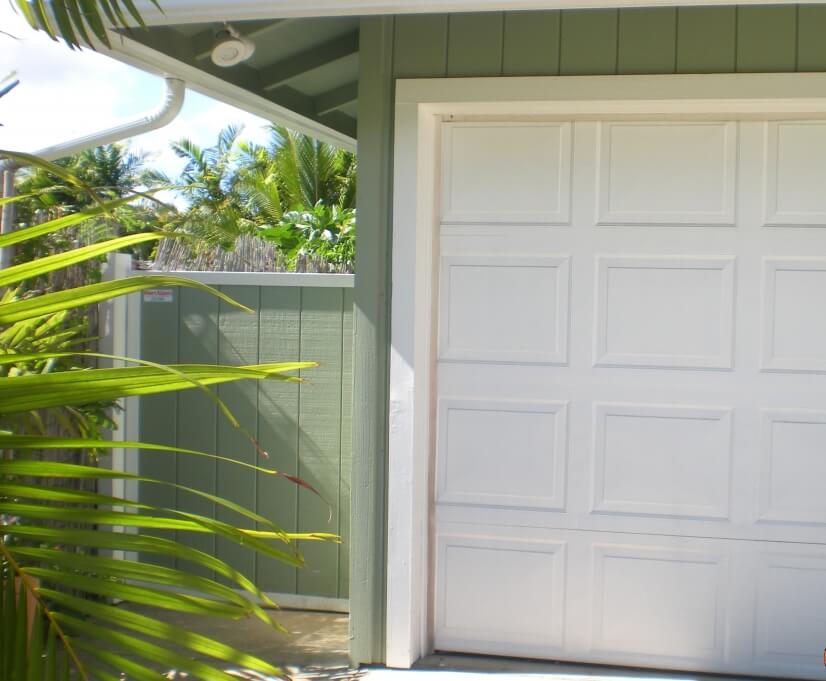 Private Enterance & parking in Driveway