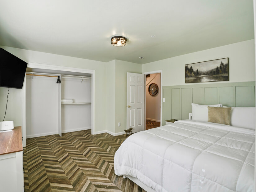 Furnished Luxury 5BR Retreat w Hot Tub