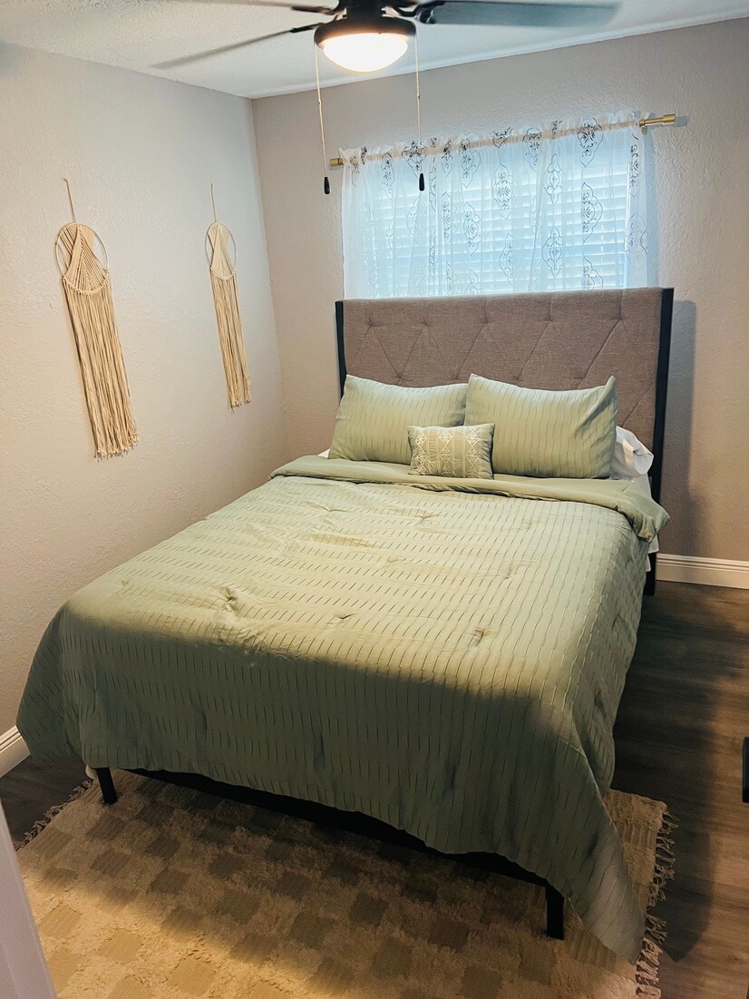 Bedroom 3- Queen size bed