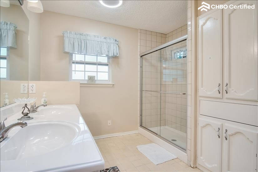 Master bathroom private bath