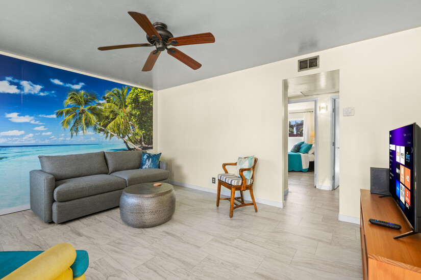 Single Story Cute Home Minutes to Beach