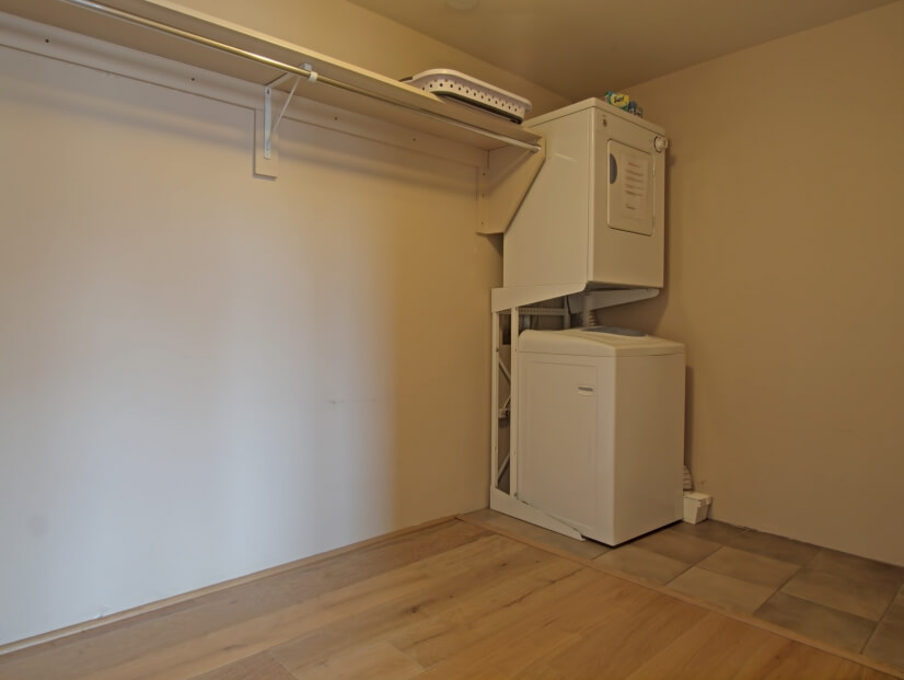 Executive 2 bedroom loft w/ garage