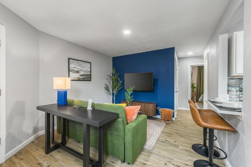 Furnished Apartment in Riverside