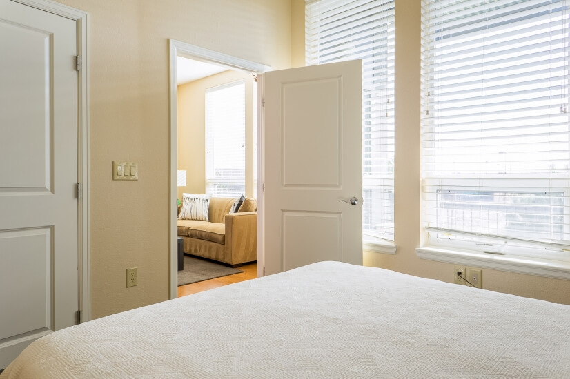 Lowry Gorgeous 1 Bed Loft Style Condo