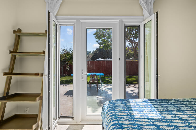 Single Story Cute Home Minutes to Beach