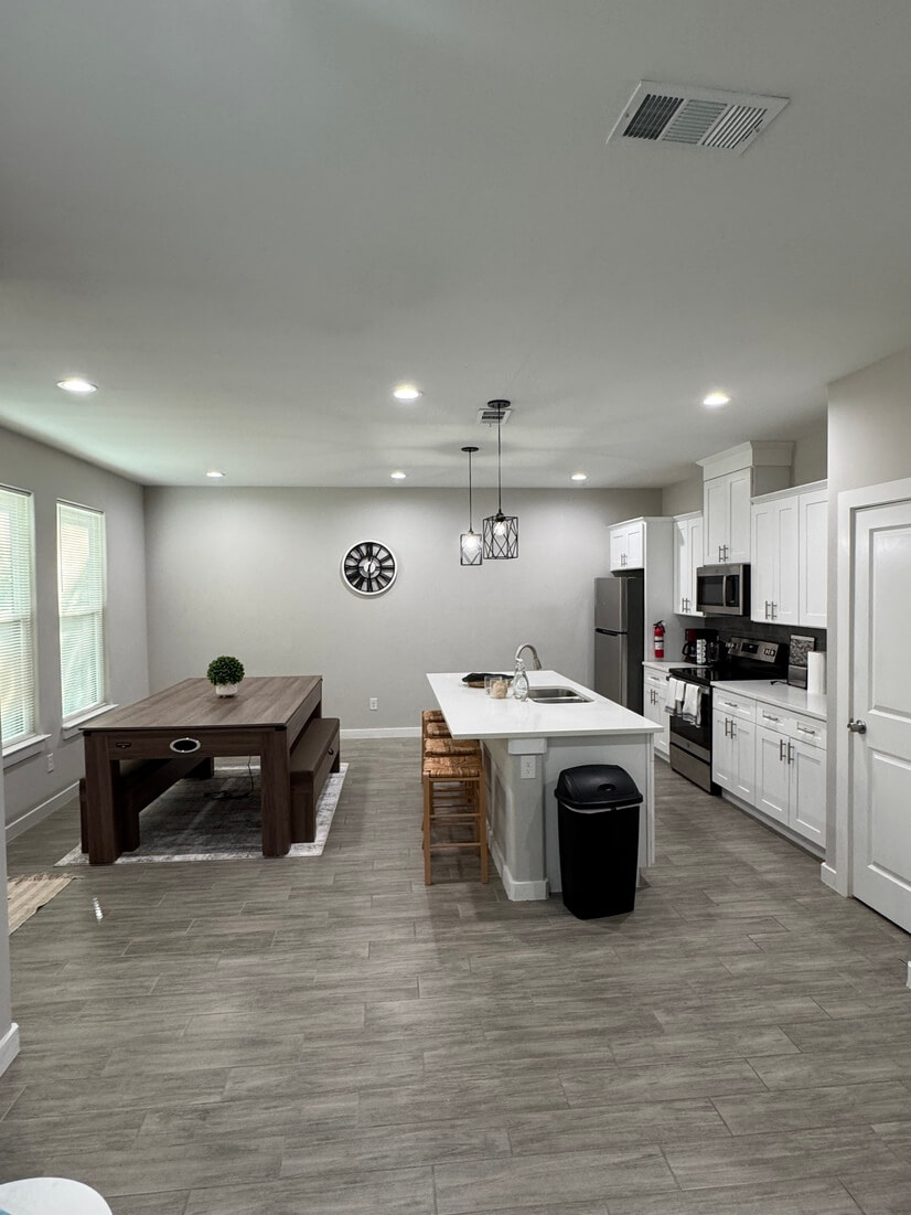 3BR Exec Home Near DT Wax WiFi Garage