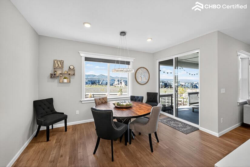 Dining room with mountain views seats 6