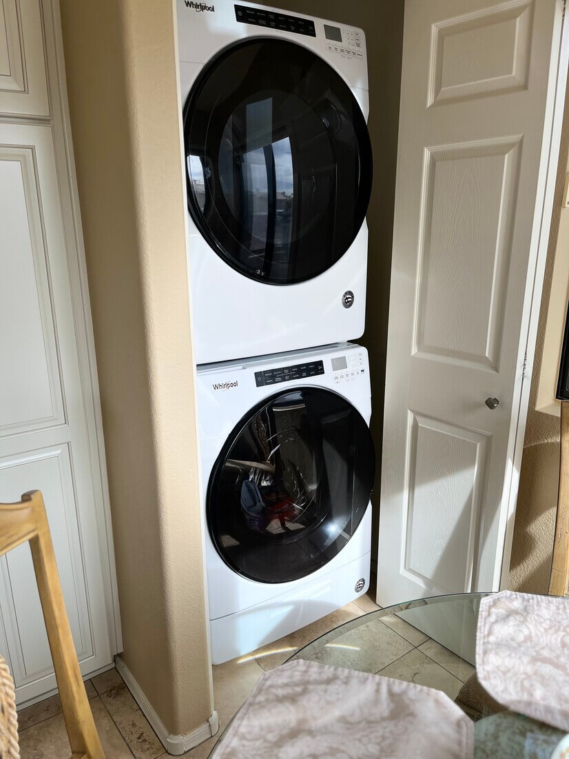 2 BDR 2 BATH Luxurious Condo