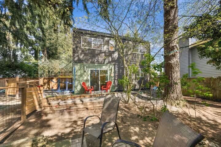 Turnkey 2BR Furnished Home Near UW