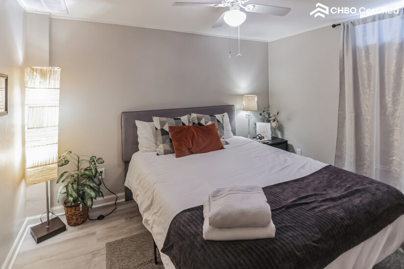 Upstairs Bedroom #1 Queen size bed