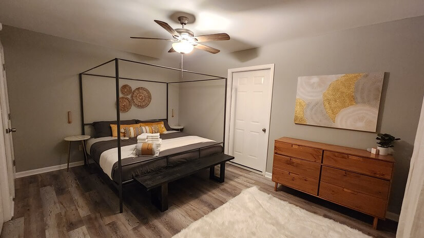 King size bed with bathroom