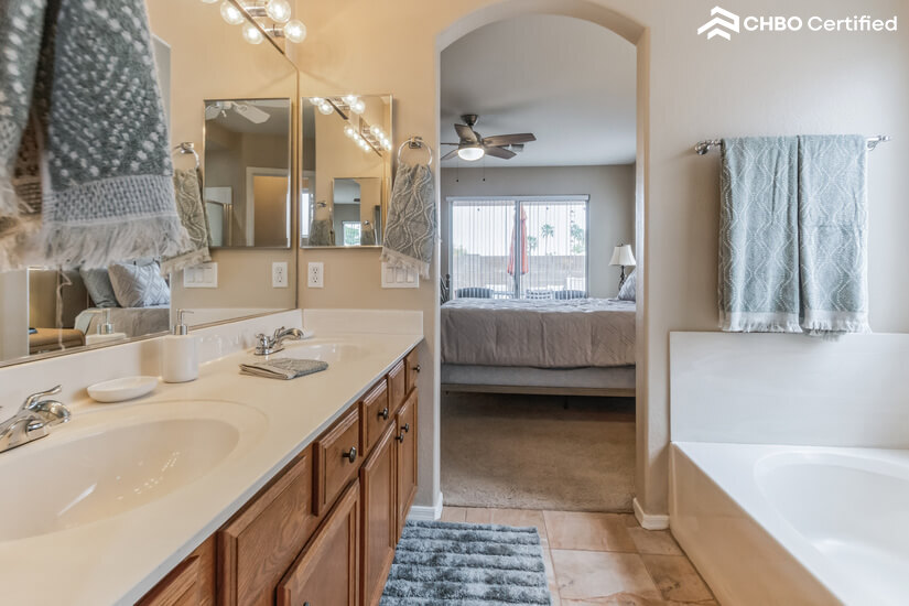 Fully Furnished Rental Home in Glendale