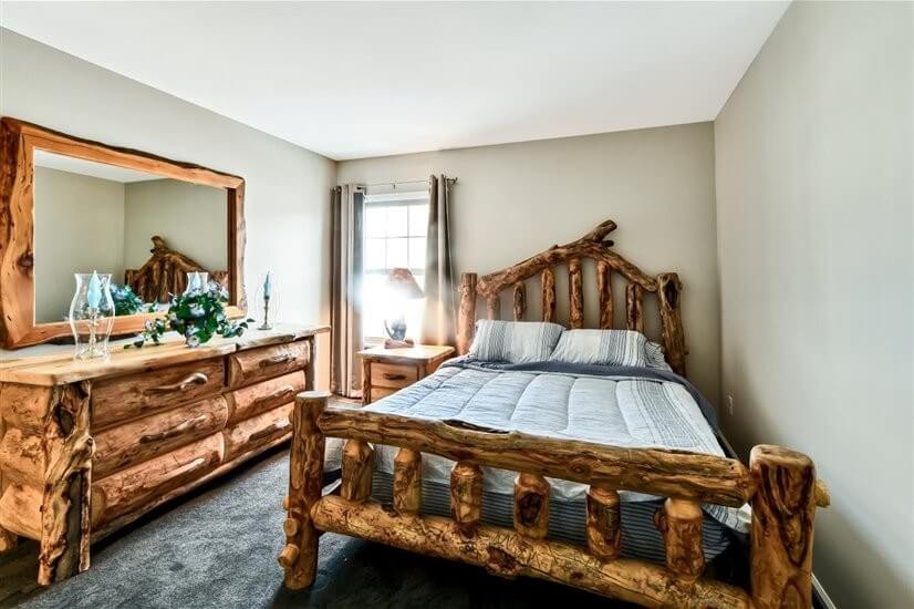 Furnished 4 Bdrm 3 Bath Townhome