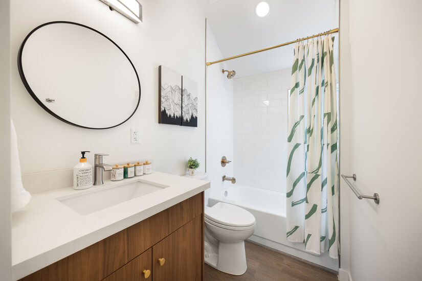 Turnkey 2BR Furnished Home Near UW