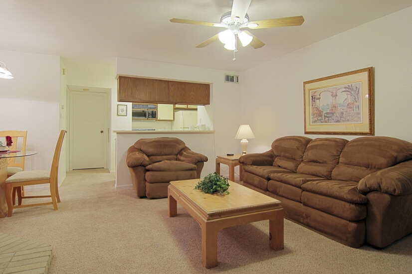 Clear Lake Furnished 1/1 Condo on Water