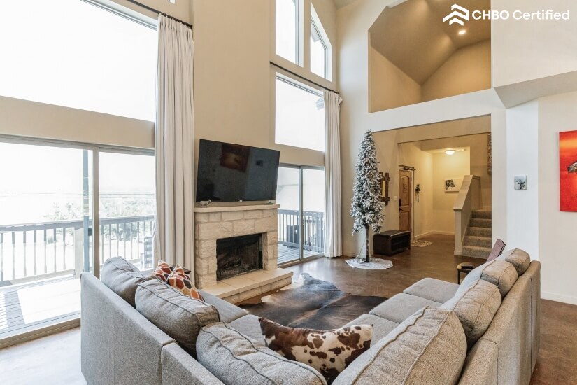 Peaceful Hill Country Furnished Home