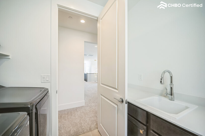 New 4BR Luxury Home with Amenities