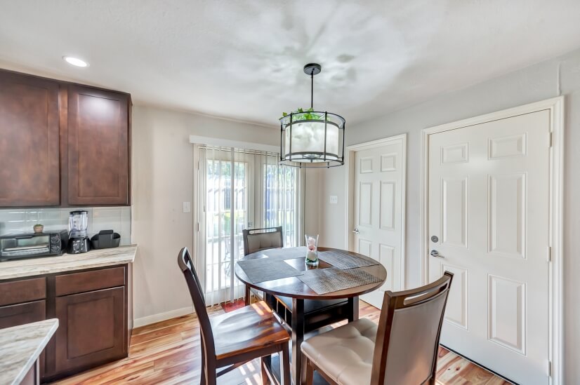 Gorgeous Brickhome 4/2 Updated! Modern!