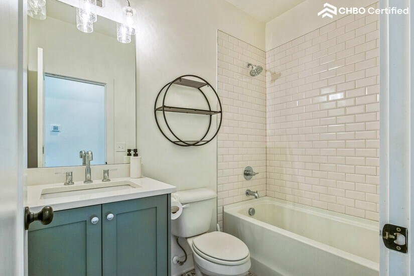 Bathroom on the 1st floor