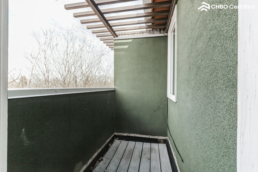 Longmont Furnished Corner Loft