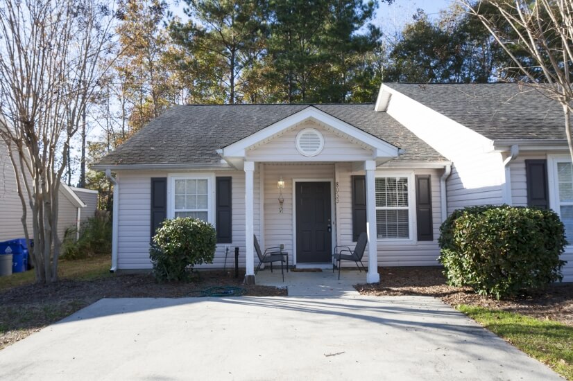 Gated Lovely 2bd Townhome