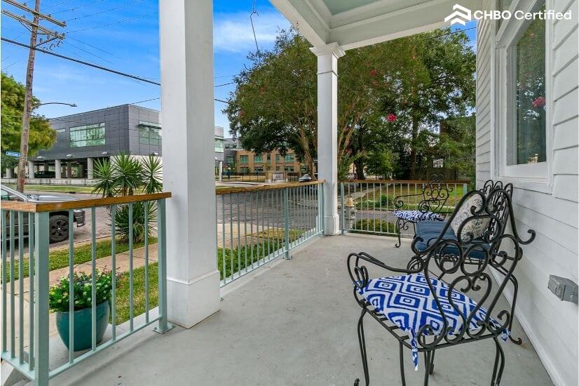 Beautiful view of quiet safe uptown neighborh