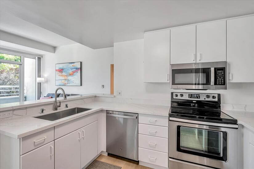 2 Bedroom 2 Bath Condo in Parc Telegraph