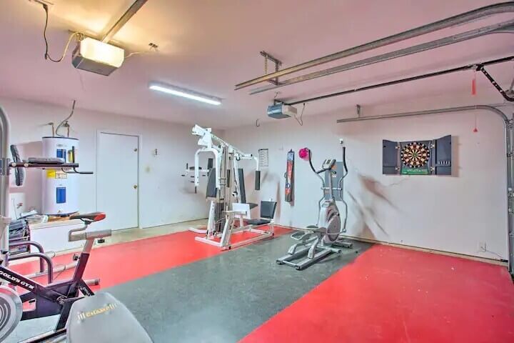 Elegant Home with Pool Gym 04mi to Lake