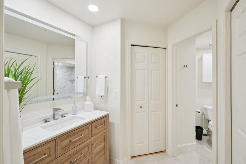 Newly Renovated Furnished Condo