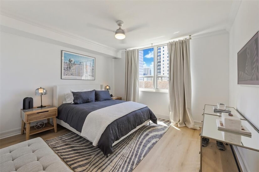 Renovated Las Olas Condo Full Service