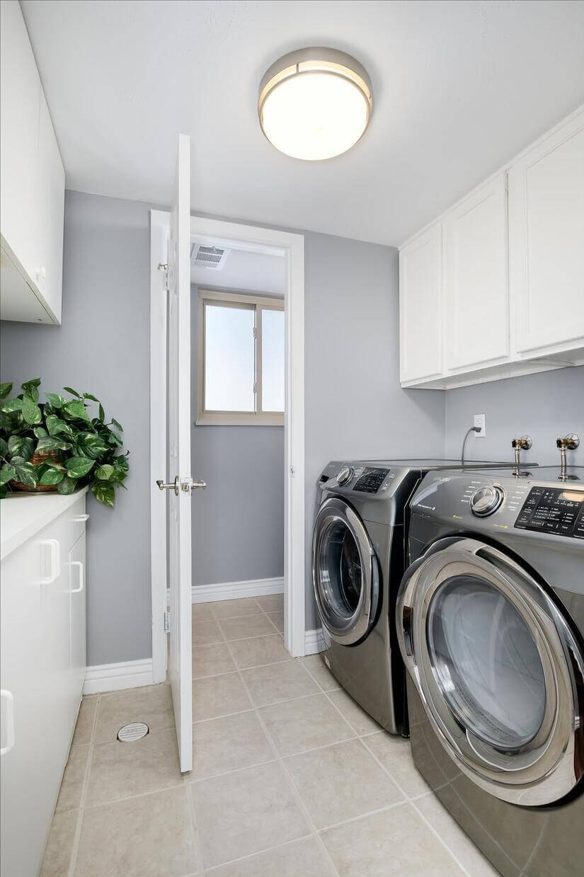 Laundry room w/ washer & dryer