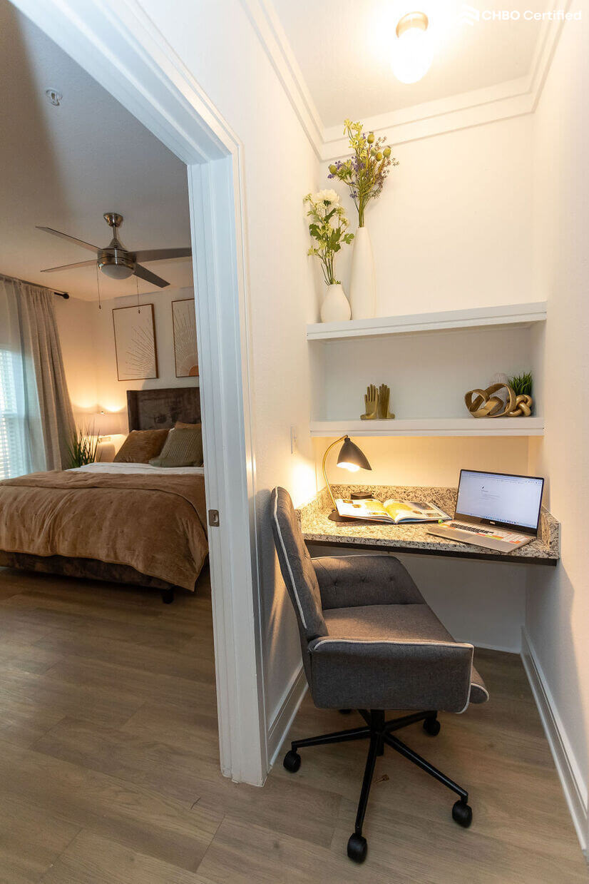 Furnished Apt with pool in Charlotte NC