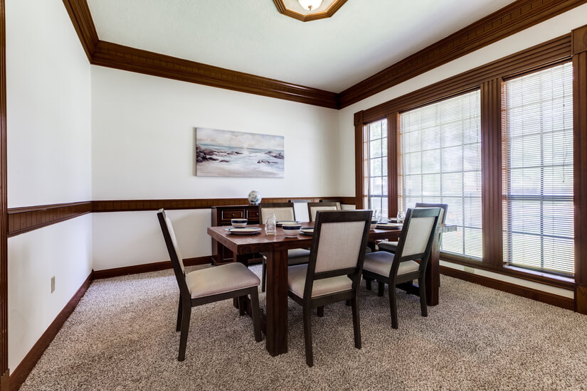 Dinning table with seating for 6